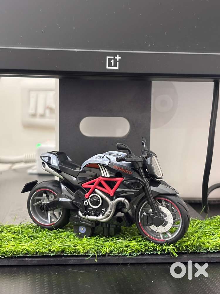 Die cast bike model
