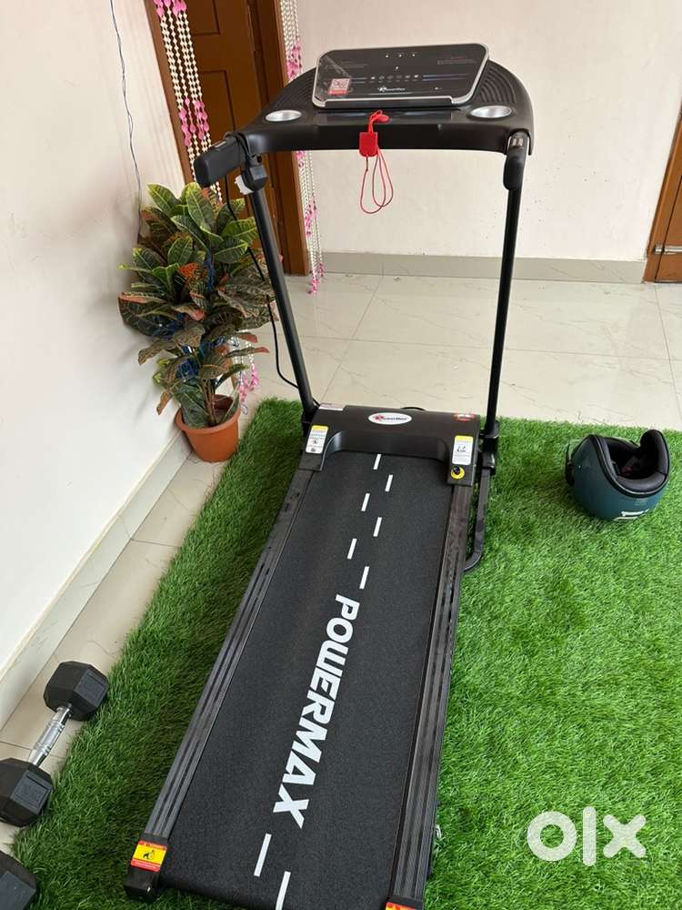 Move out sale (treadmill and foldable bed)