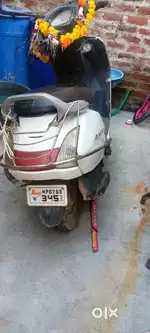 Gadi mein koi dikkat nahin hai gadi badhiya hai