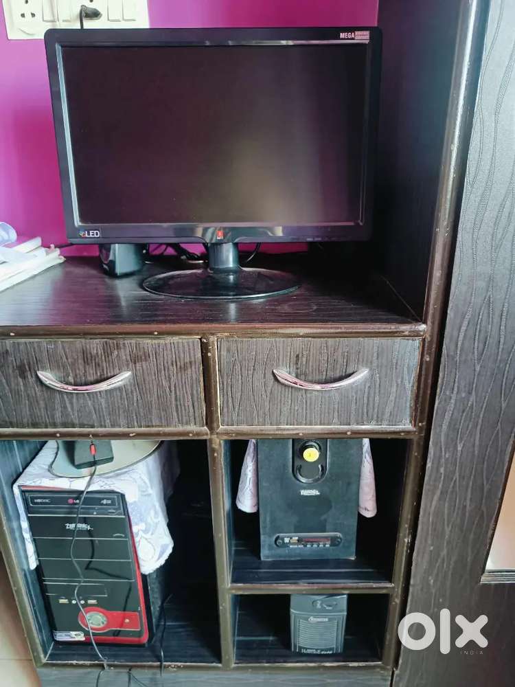 Computer  with ups and speaker