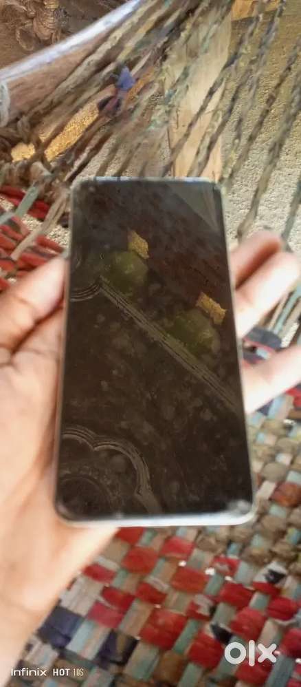 8 +128 ram hai 1 saal chala hai new condition hai