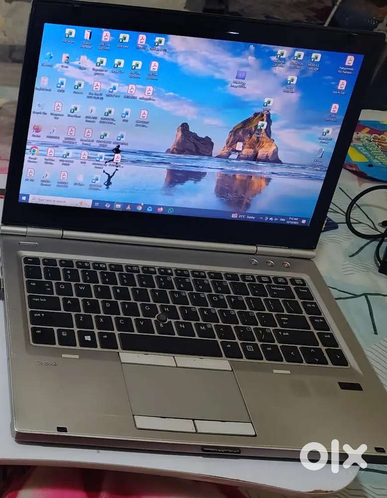 HP elightbook 8470P Ram 8gb SSD 100gb Harddisk 512gb