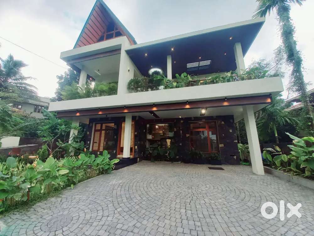 6.5 cent 4 BHK premium villa kakkanad vigasavani