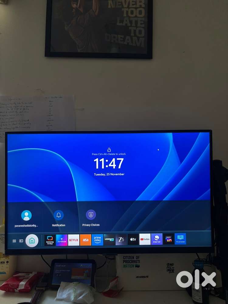 Samsung 27inch M5 smart monitor with monitor arm