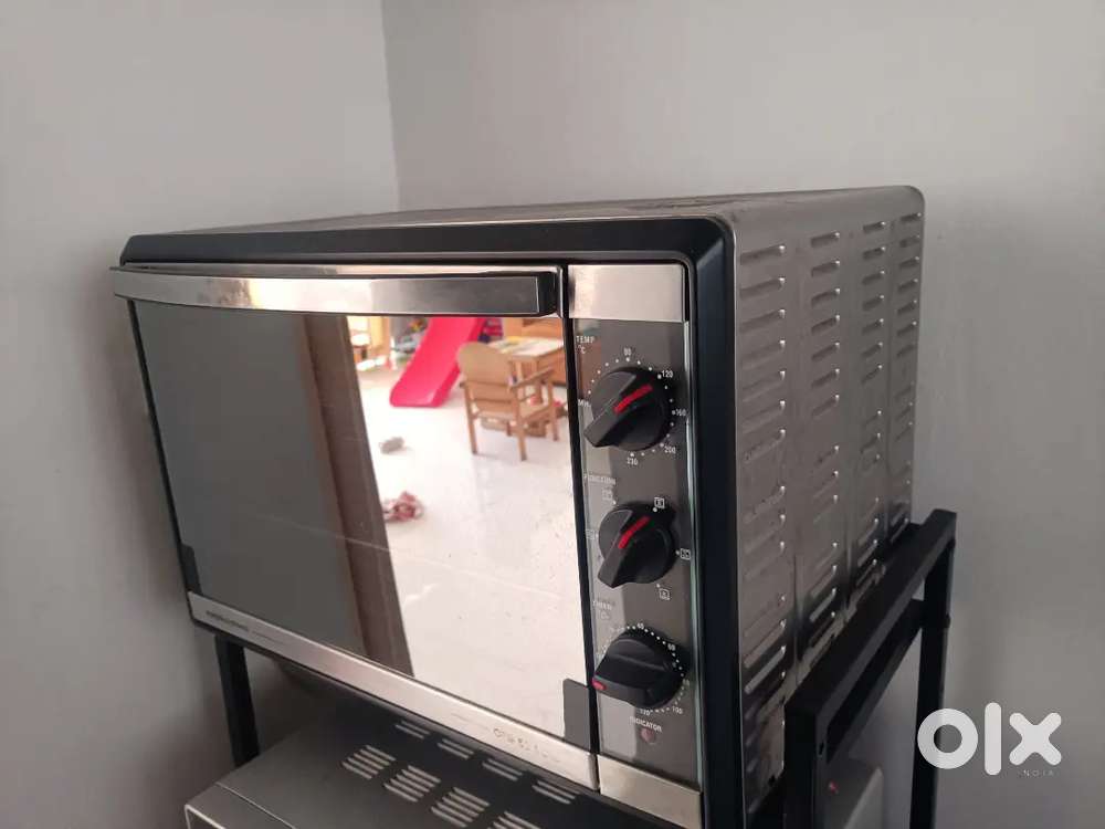 OTG Oven Morphy Richards 52L for baking grilling cakes and more