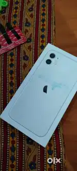 7 month old 128 gb no dent in the phone 100% battery percentage