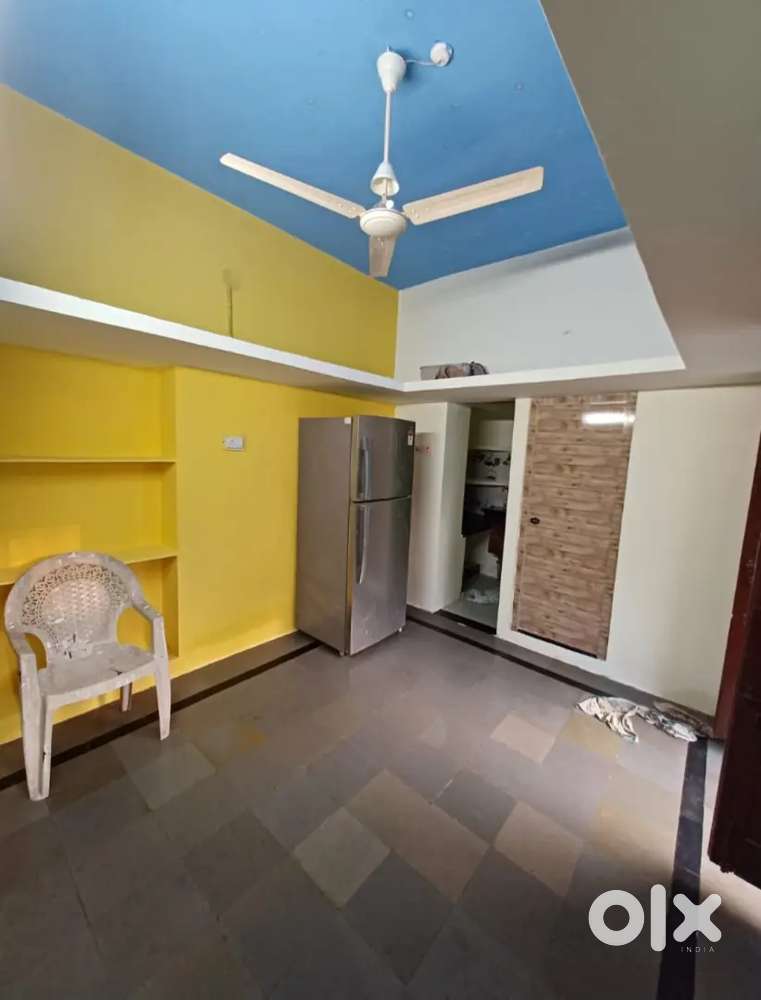 Single room for Girls& Working womens near Dilsukhnagar metro