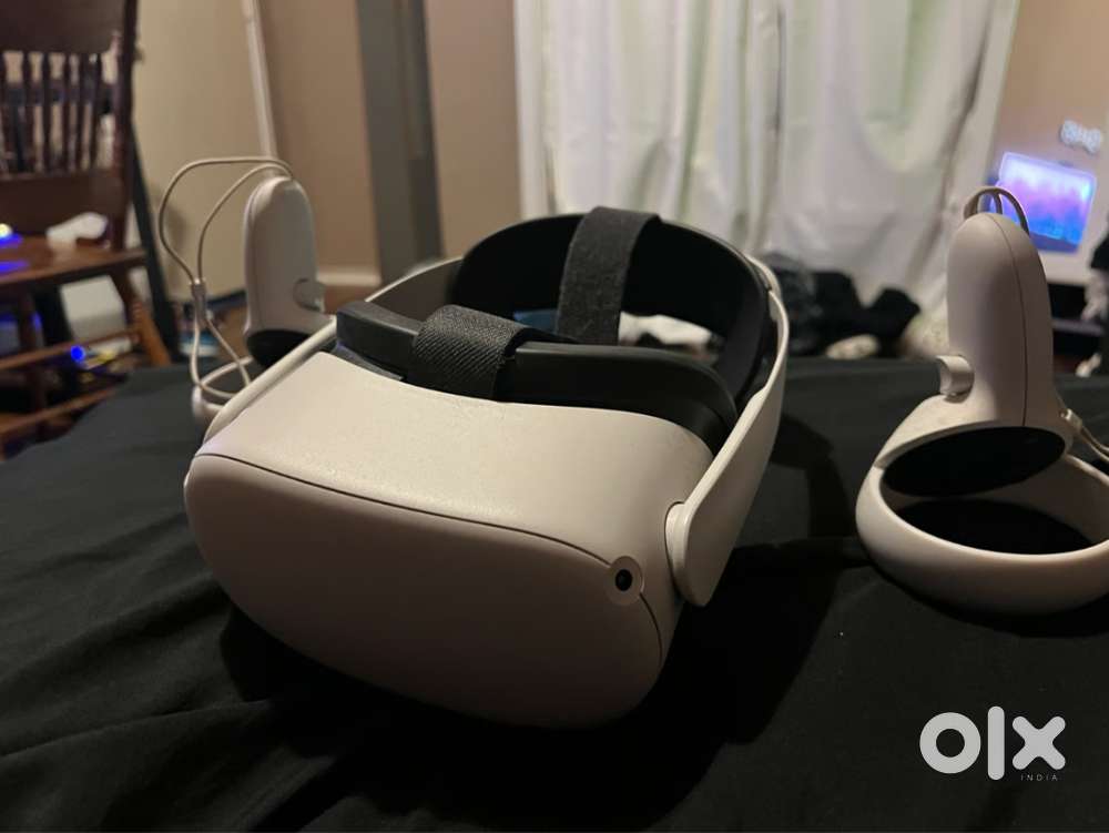 Meta Quest 2 with Box and  Accessories Mint Condition