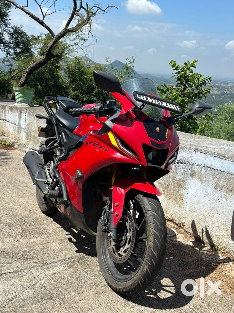Brand new 1st Owner r15 V4 ( very low kms )