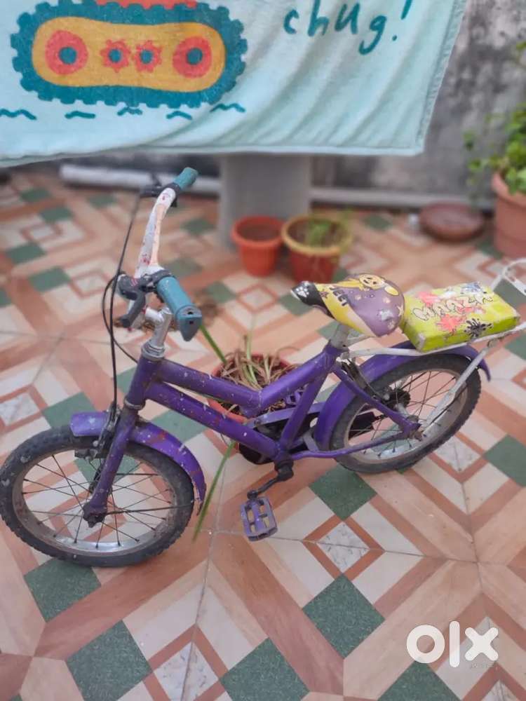 CHILDREN'S BICYCLE IN GOOD CONDITION