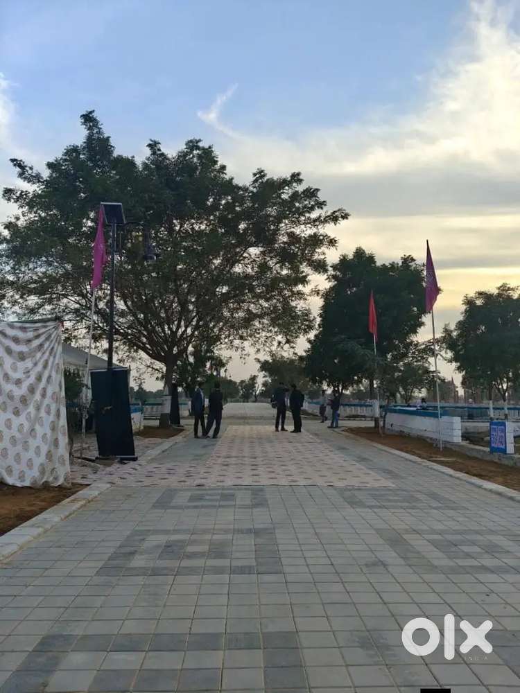 One shop land available