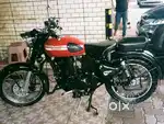 2017 model classic 350 bullet black and red,good condition
