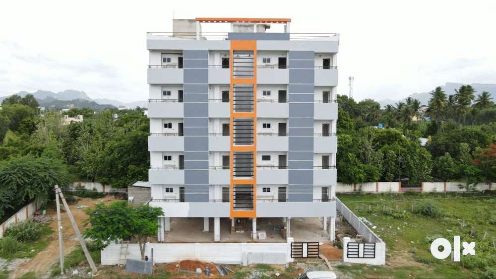 Ready move 2bhk flat for sale at 35L inclusive of car parking.