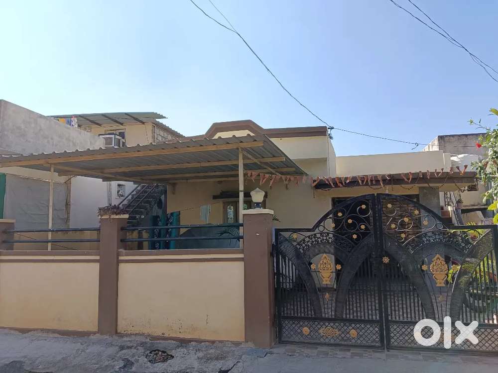 टोटल 1900 स्क्वेअर फुट प्लॉट and house रोडवरून फक्त दोन किलोमी आहेत