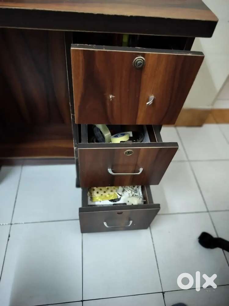 Compute Table & Study Table Set – Perfect for Work or Study Setup!