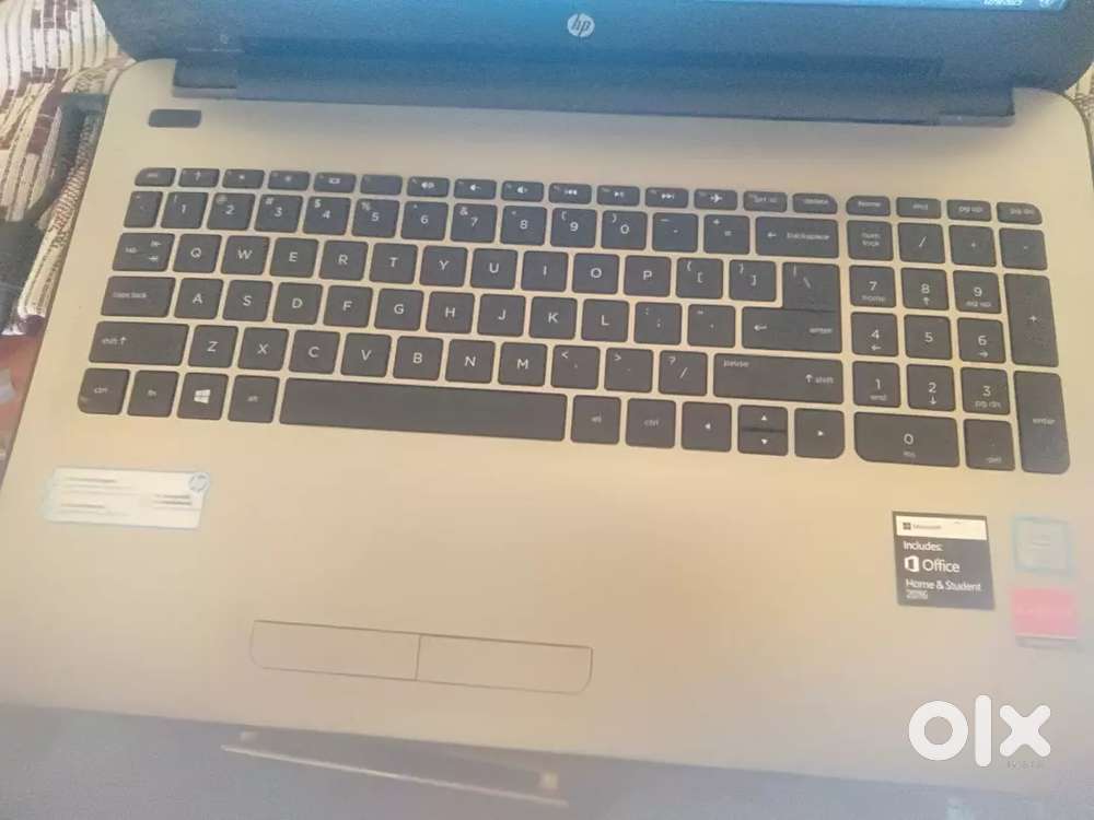 Hp15 5 th jen,,2 gb newbaatry good working condition