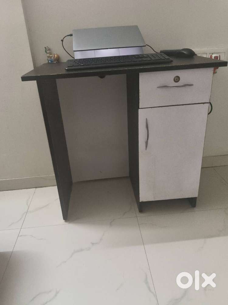 Laptop/computer Table