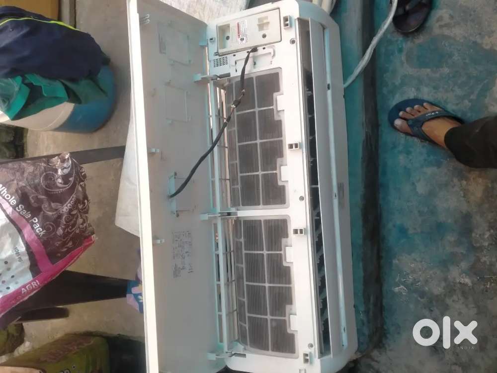 Ac split 1.5 ton आउट डोर इंडोर दोनों