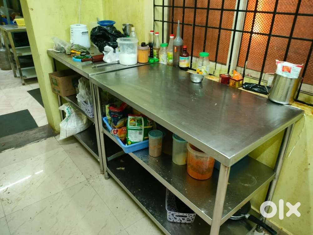 Cafe equipments along with brand name for sale