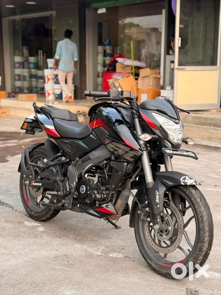 BAJAJ PULSAR NS160 (2024)