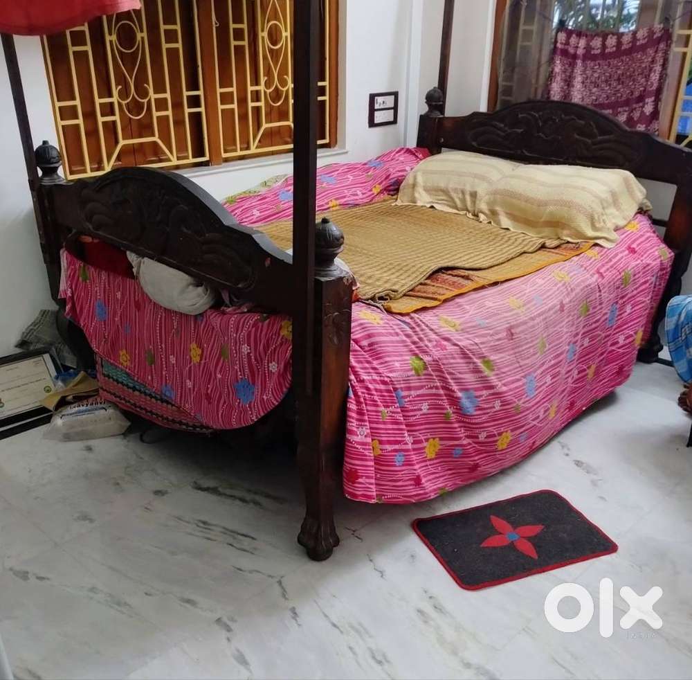 Bed (5x7 feet)