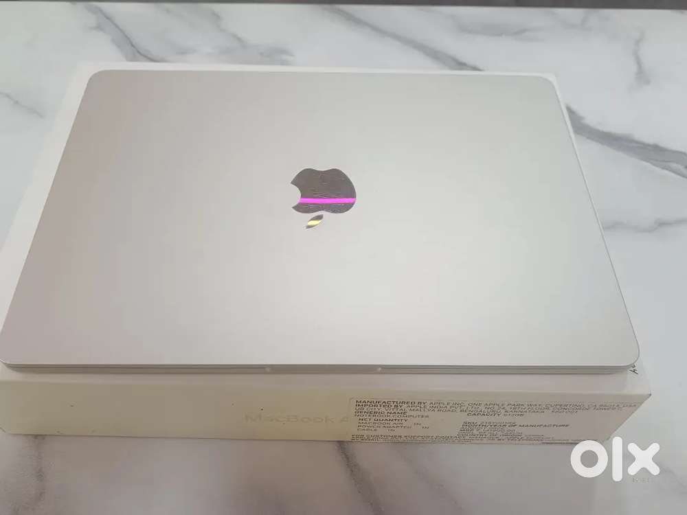 APPLE AIR M2 (2681) 8 GB RAM 512 GB SSD GOLDEN BRAND NEW CONDITION