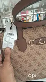 GUESS ORIGINAL LADIES HAND BAG