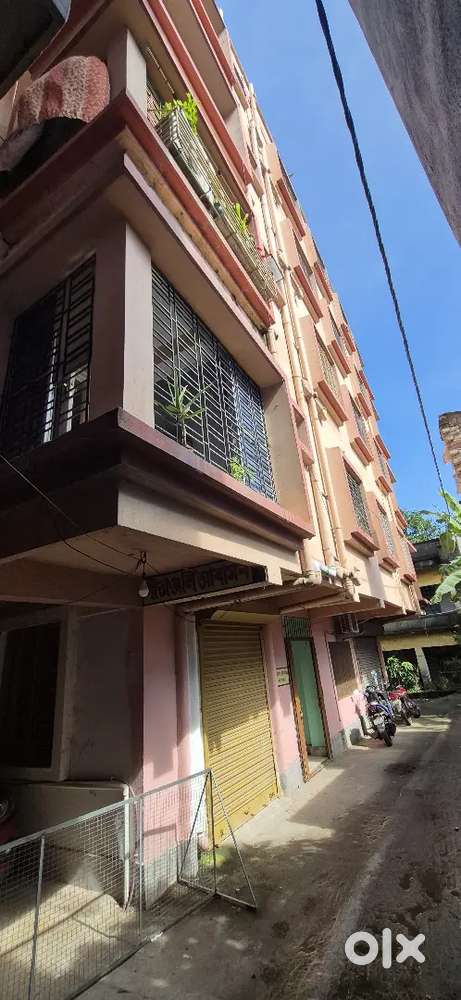 Furnished 2bhk flat .1min from station