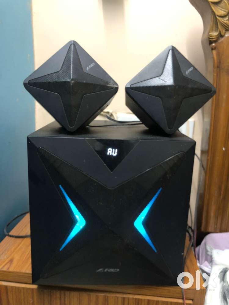 Room Speakers with woofer in Excellent Condition.
