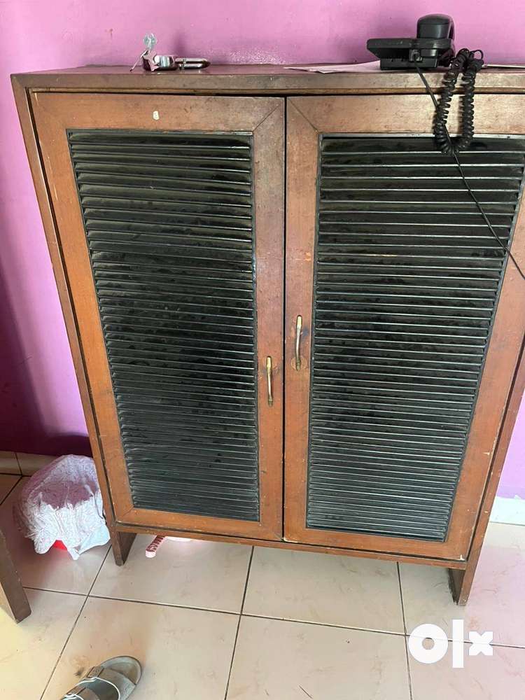 URGENT SALE OF HOUSEHOLD FURNITURE