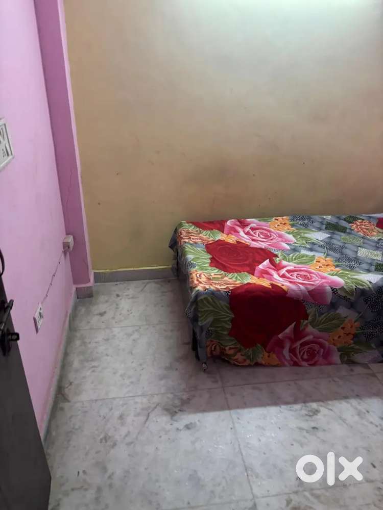 1bhk semi furnished flat for rent near uttam nagar West metro