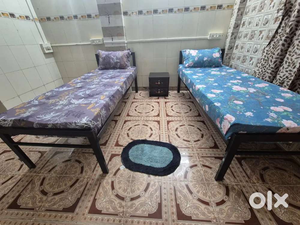 IN AIROLI Pg available fully furnished premium rooms no brokerage