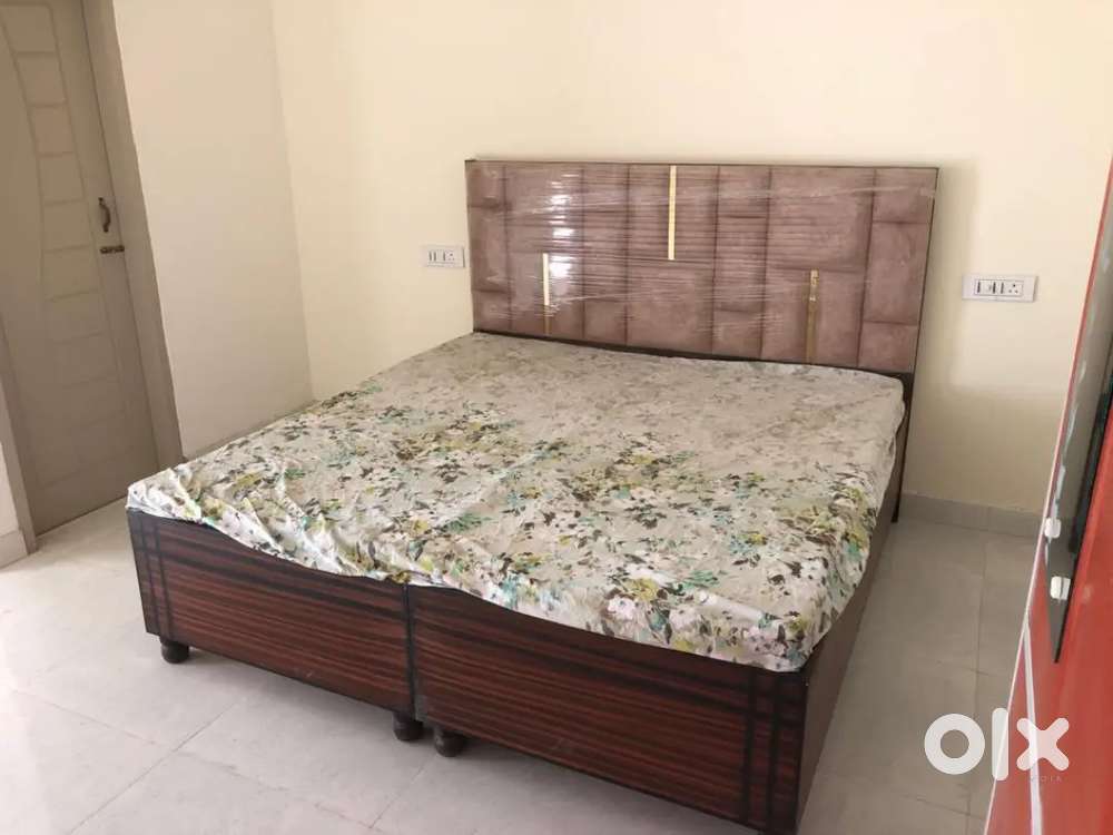 1 room set fully furnished Dhakoli Near sushma capital zudio
