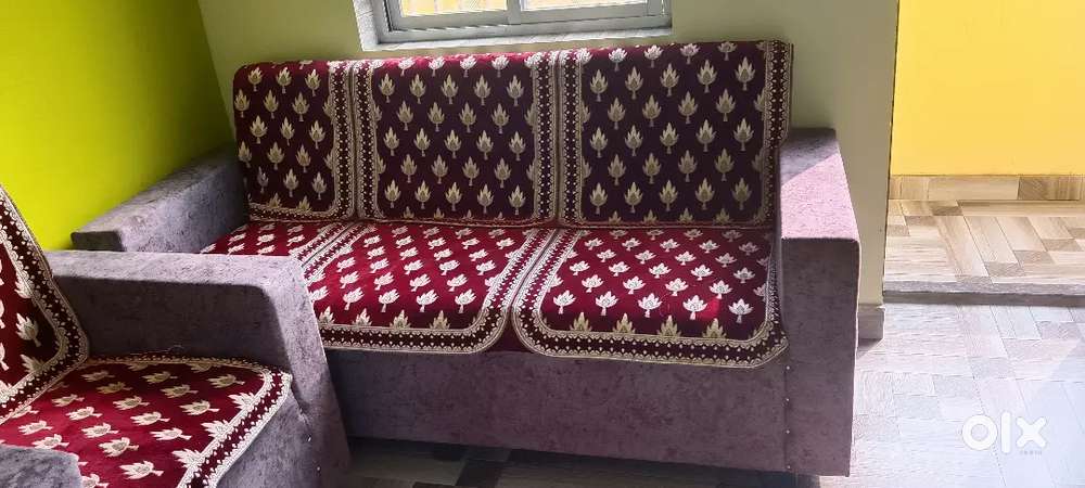 5 Seater sofa set new design & excellent condition