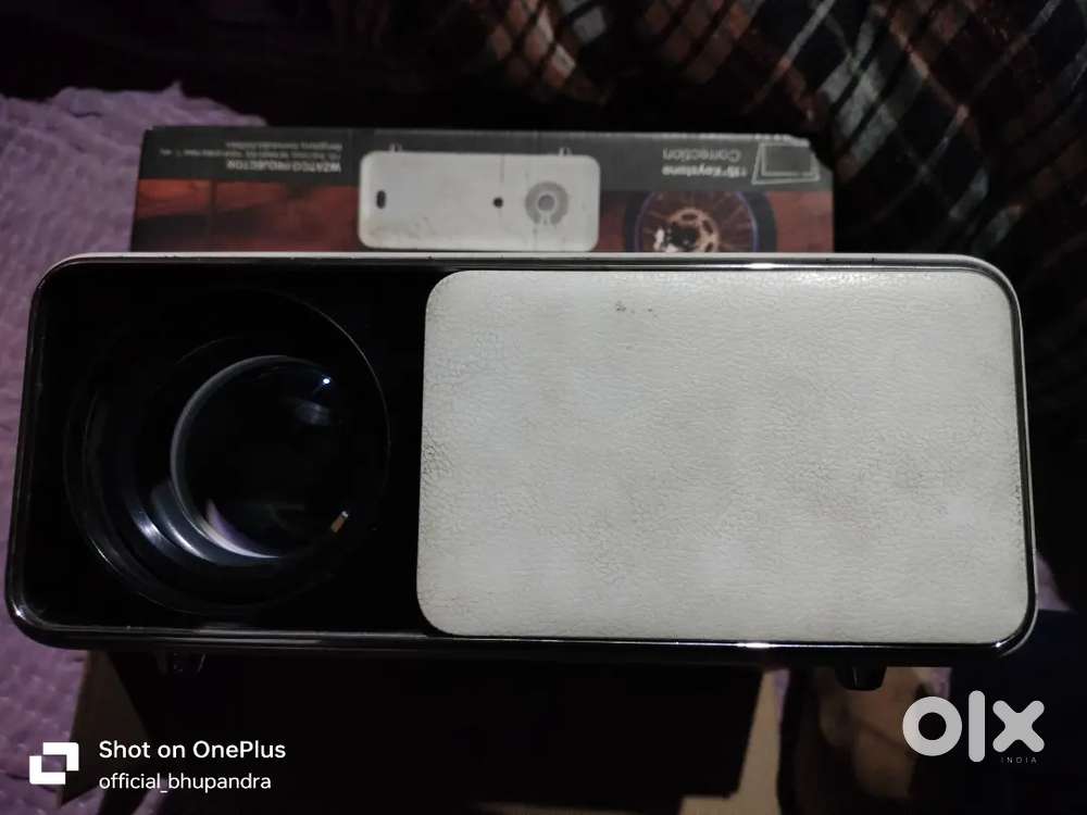 Projector 1080 and realme tv stick