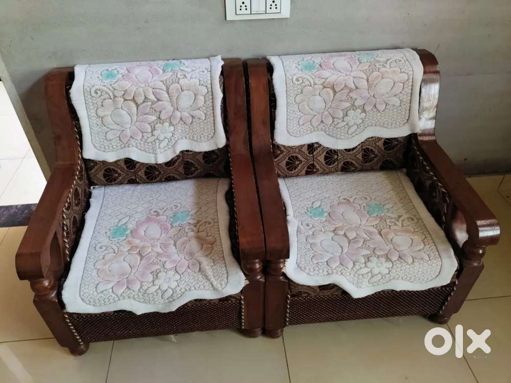 5 seater sofa and round dinning table with four chair