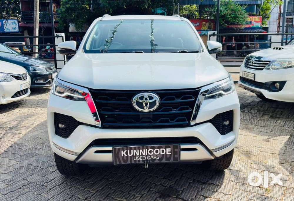 Toyota Fortuner 4X2 AT 2.8 Diesel, 2023, Diesel