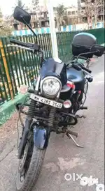 Buy Best condition Bajaj Avenger Street ABS 220 with studd luggage box