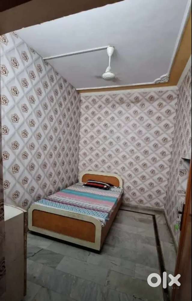 Male Roommate required for bank employee