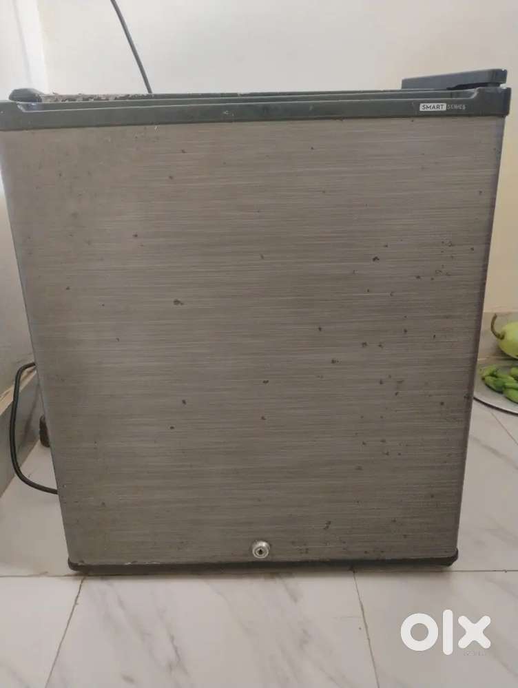 Mini refrigerator price negotiable
