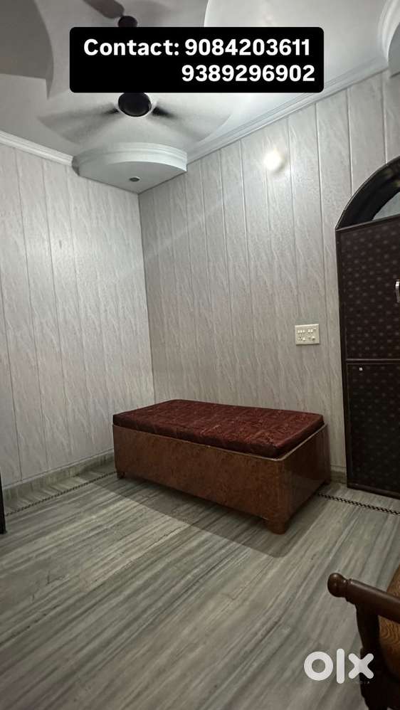 This one room set includes one bed, one Almira, and one office table