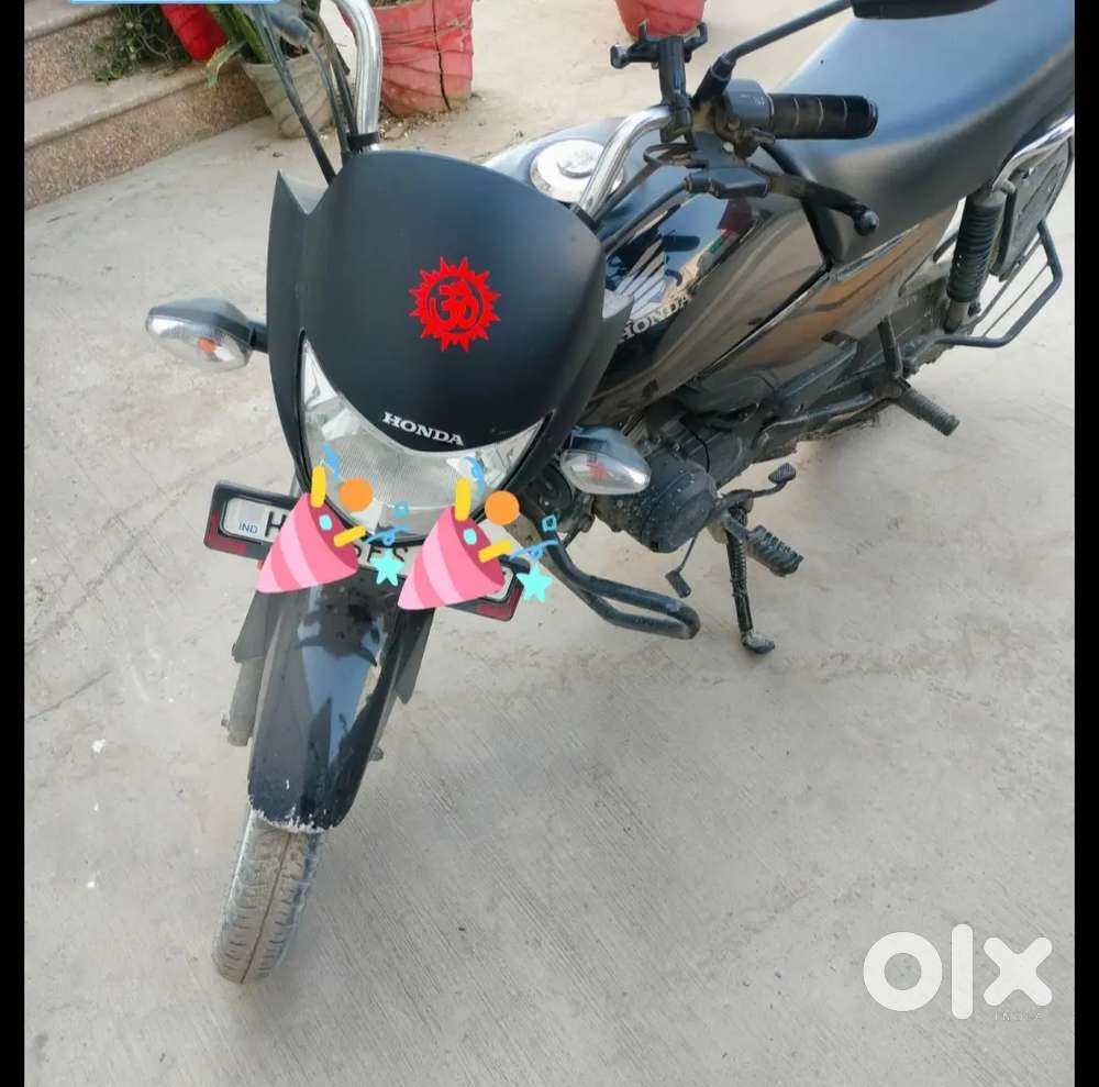 This is Honda CD 110 Dream deluxe with No Accident