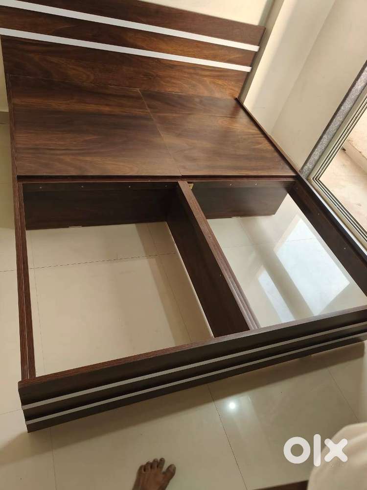 NEW        QUEEN SIZE SEMI STORAGE BED IN FACTORY PRICE