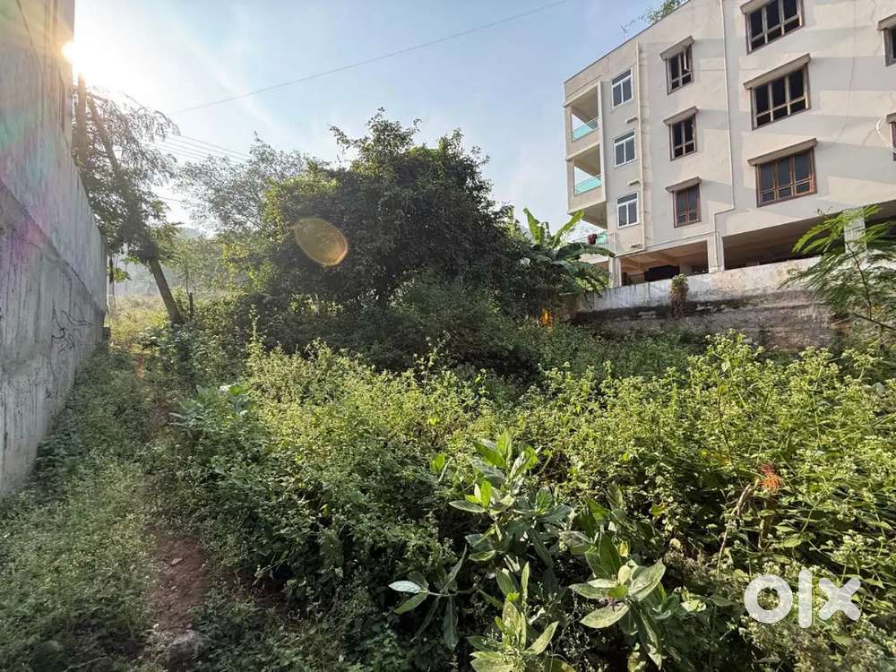 200 sq yards near vaisakhi sky lounge midhilapuri colony madhurwada