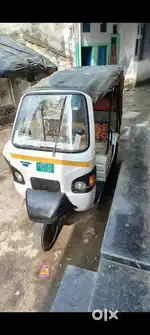 Mahindra E-rickshaw & THAKURAL