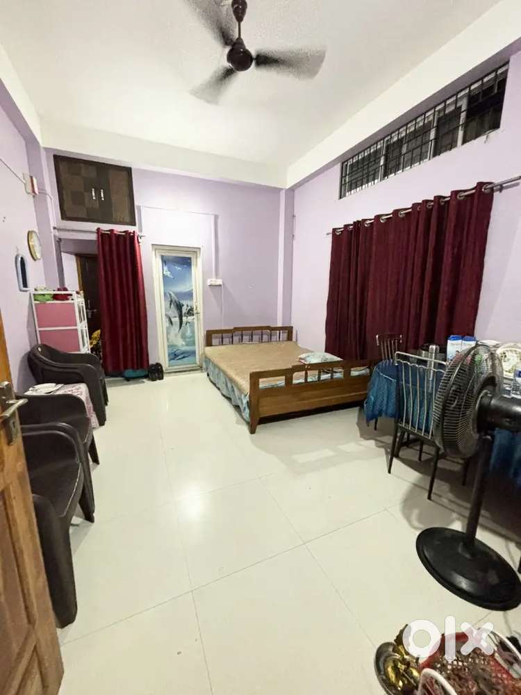 SINGLE ROOM ATTACHED BATHROOM AND KITCHEN