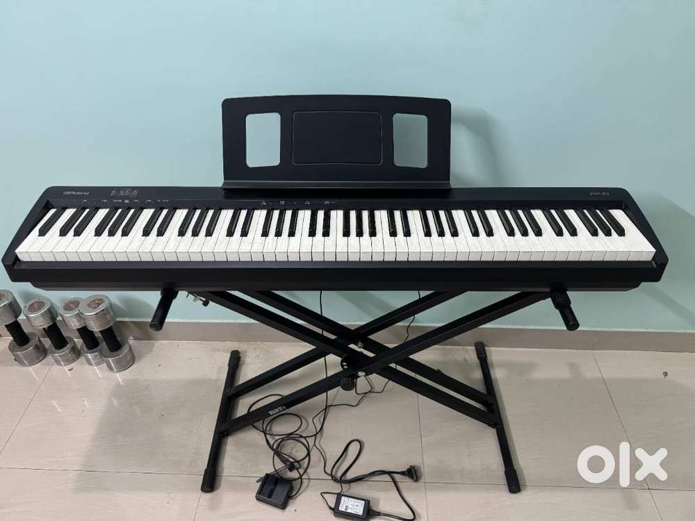 Roland Piano Keyboard - Model: FP-10 88-Key