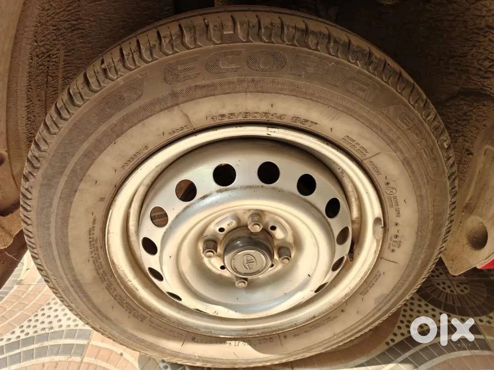 Bridgestone tyre 165 80 R14 used
