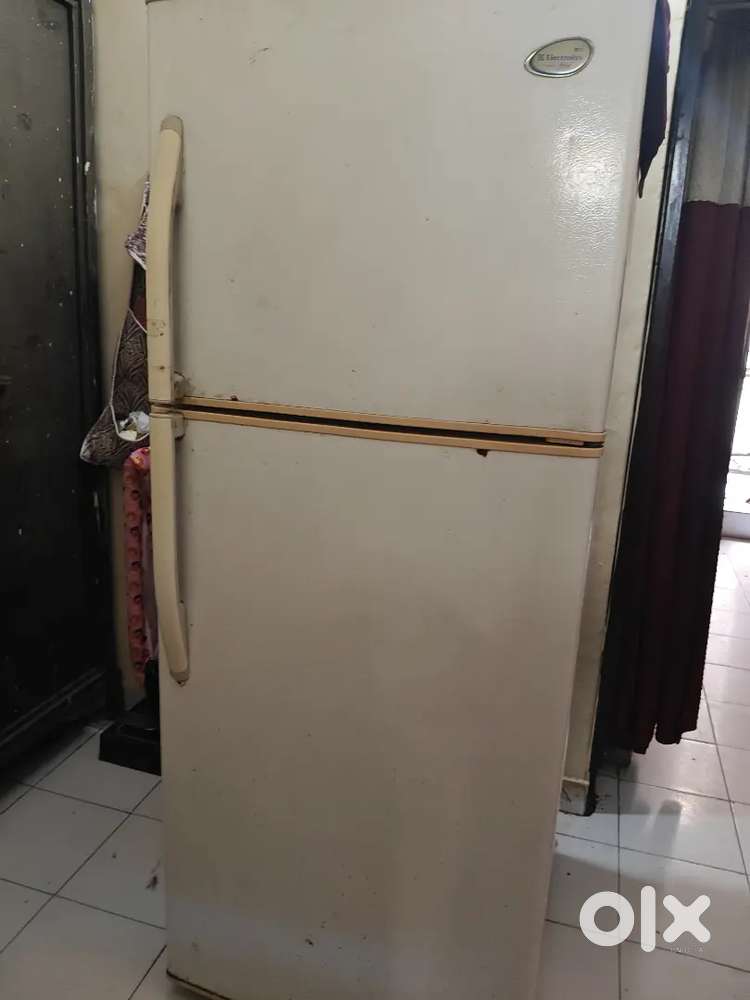Double door commercial fridge
