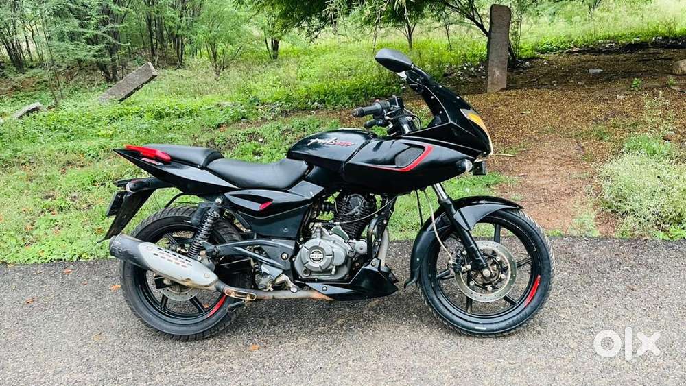 2019 Bajaj pulsar 180r bs4
